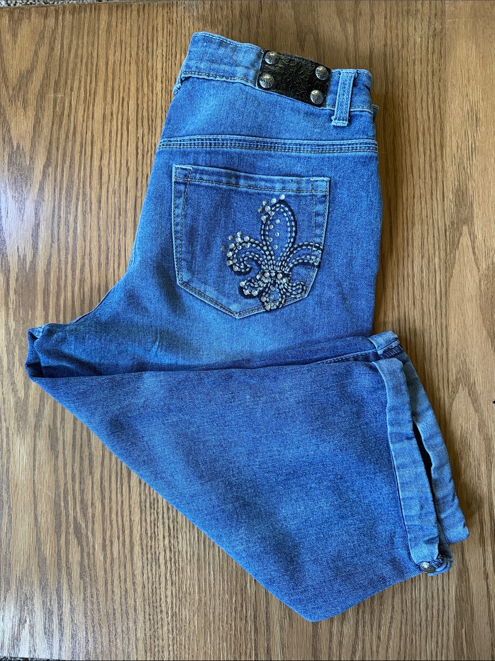 Style & Co. Blue Women's Embellished Back-Pocket Capri Jeans